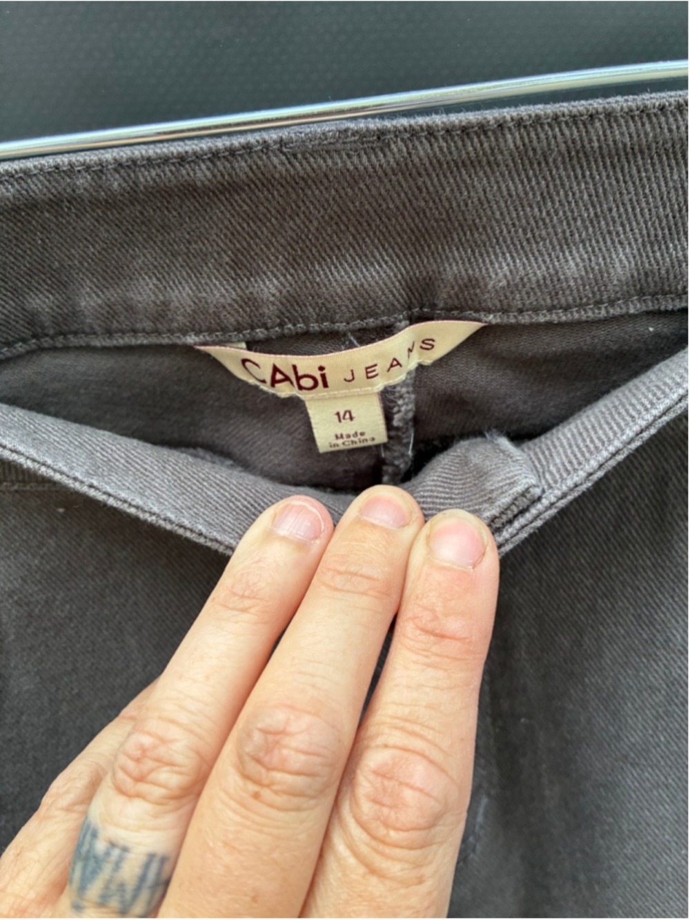 Cabi Jeans Ankle Cropped Pants Grey with zippers Size 14 - Picture 4 of 8